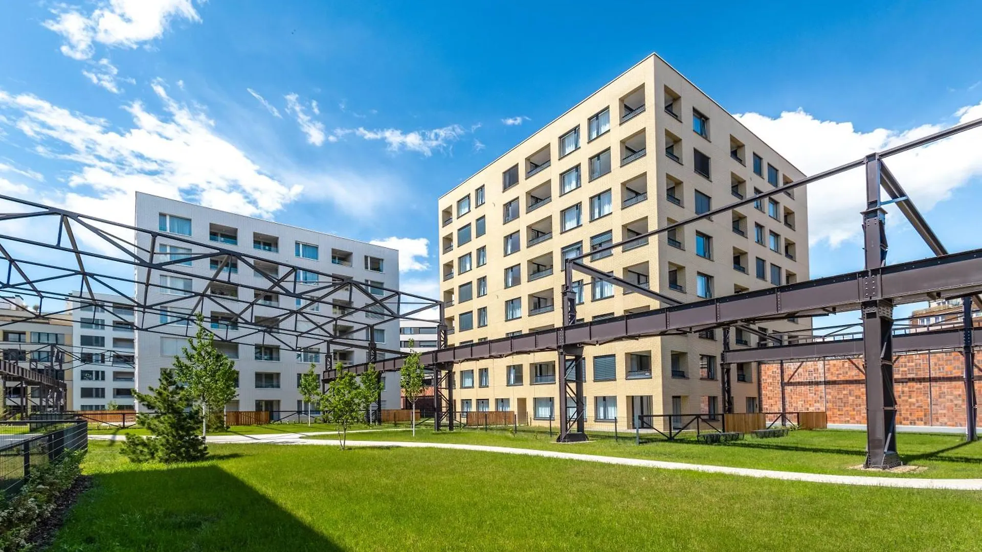 Bright 2Br - 4Th Floor, Balcony, Free Parking By Gravity Prague Lejlighed 0*,  Tjekkiet